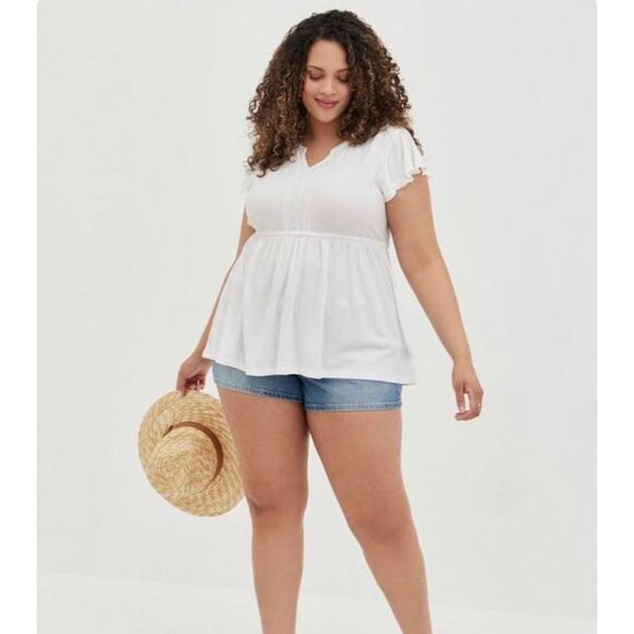 Torrid babydoll notched neck flutter sleeve flowy white 4x top - Picture 1 of 5